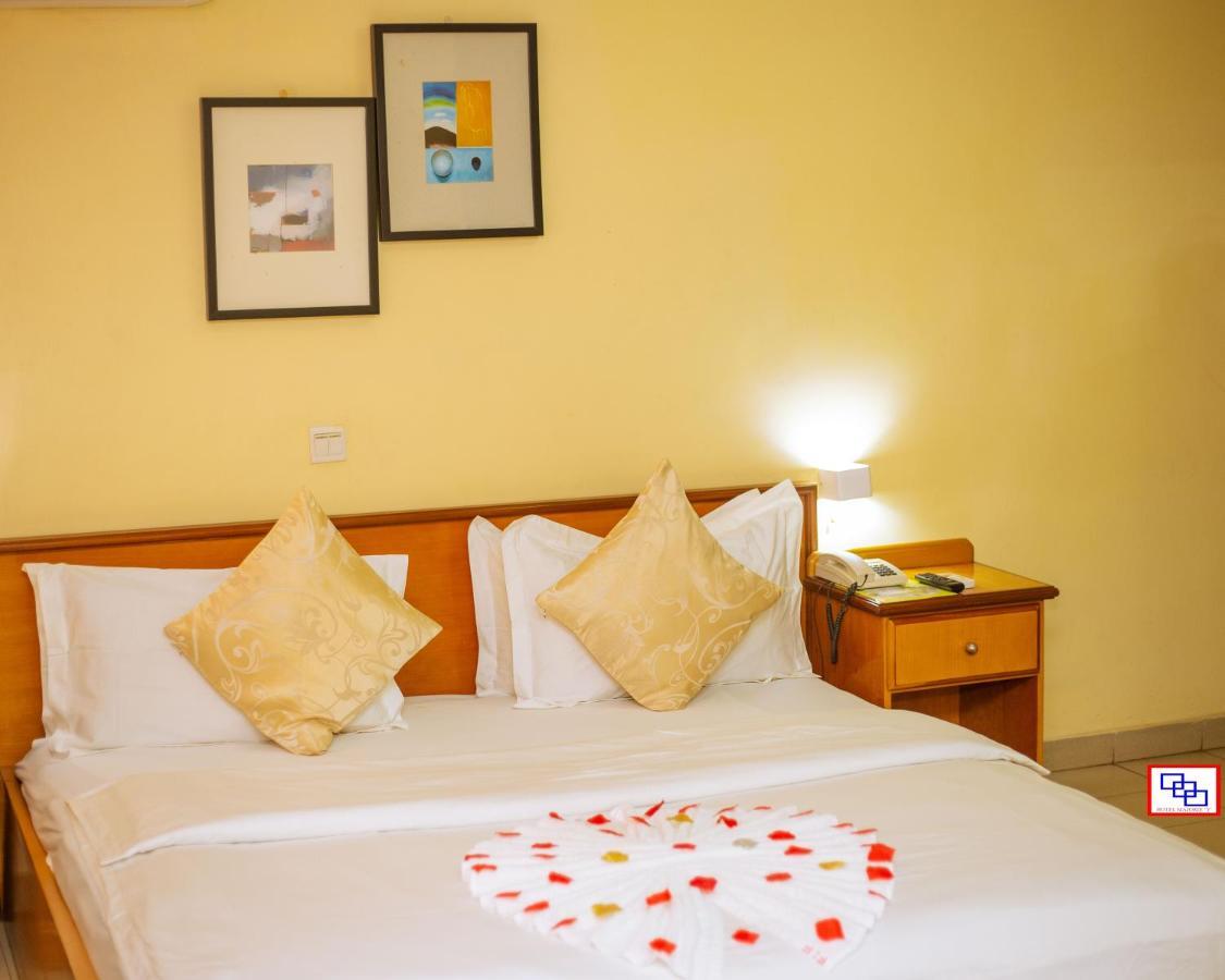 Hotel Marjorie 'Y' Tema Ngoại thất bức ảnh