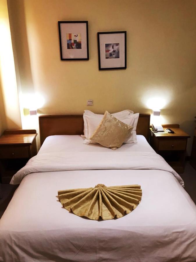 Hotel Marjorie 'Y' Tema Ngoại thất bức ảnh
