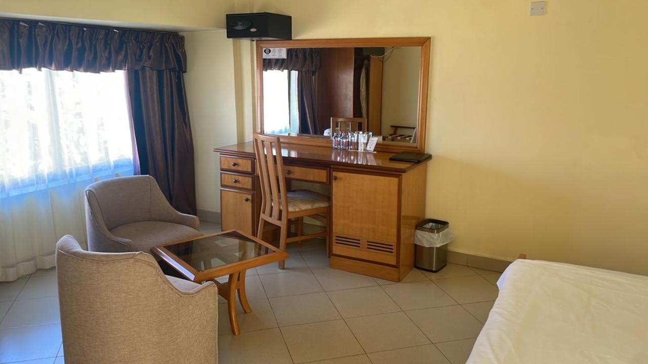 Hotel Marjorie 'Y' Tema Ngoại thất bức ảnh