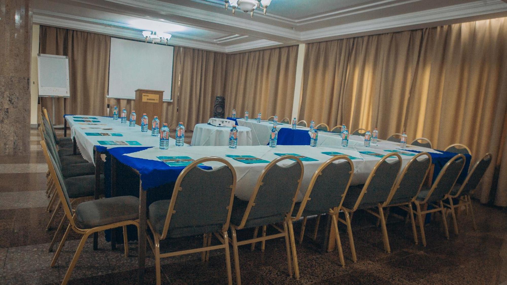 Hotel Marjorie 'Y' Tema Ngoại thất bức ảnh